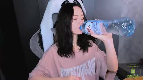 Snapshot of funny_bunny23 chatting on November 15, 2025, 3:04 am Eva online show from November 15, 2025, 3:04 am