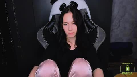 Snapshot of funny_bunny23 chatting on November 21, 2025, 3:44 pm Eva online show from November 21, 2025, 3:44 pm