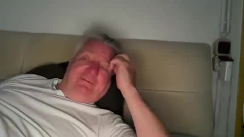 Snapshot of funnyhans chatting on June 19, 2026, 6:01 pm funnyhans online show from June 19, 2026, 6:01 pm