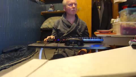 Snapshot of furosz chatting on January 26, 2025, 5:44 pm furosz online show from January 26, 2025, 5:44 pm