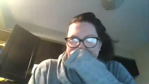 fuzzypeaches87 online show from December 15, 2025, 6:56 pm