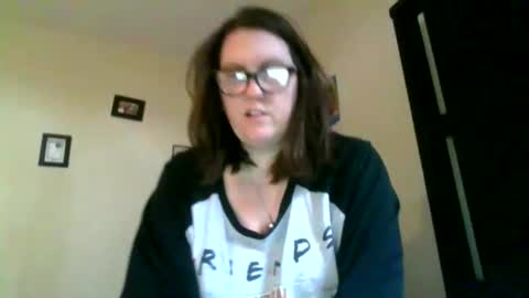 fuzzypeaches87 online show from March 20, 2026, 4:23 pm