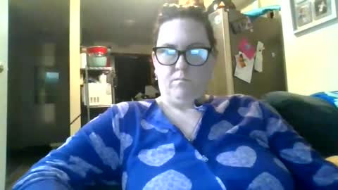 fuzzypeaches87 online show from March 31, 2026, 4:24 am