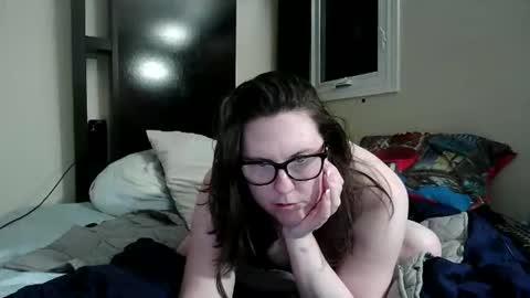 Snapshot of fuzzypeaches87 chatting on May 4, 2026, 4:19 am fuzzypeaches87 online show from May 4, 2026, 4:19 am