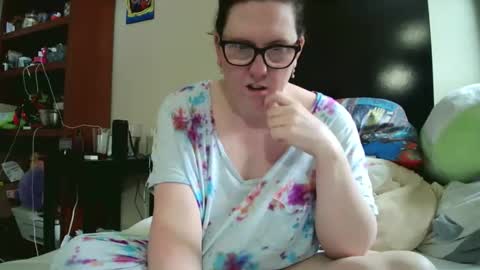 Snapshot of fuzzypeaches87 chatting on May 6, 2026, 4:12 pm fuzzypeaches87 online show from May 6, 2026, 4:12 pm