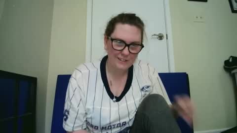 Snapshot of fuzzypeaches87 chatting on June 3, 2026, 5:18 pm fuzzypeaches87 online show from June 3, 2026, 5:18 pm