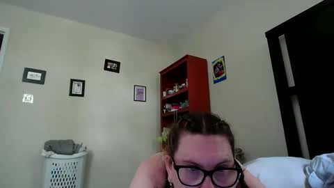 Snapshot of fuzzypeaches87 chatting on June 5, 2026, 4:24 pm fuzzypeaches87 online show from June 5, 2026, 4:24 pm