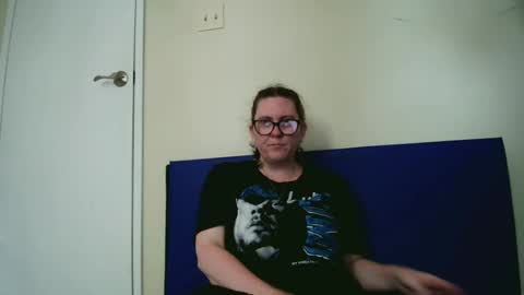 Snapshot of fuzzypeaches87 chatting on June 20, 2026, 4:43 pm fuzzypeaches87 online show from June 20, 2026, 4:43 pm
