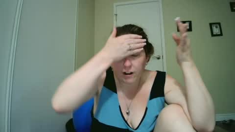 Snapshot of fuzzypeaches87 chatting on July 2, 2026, 4:02 pm fuzzypeaches87 online show from July 2, 2026, 4:02 pm