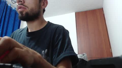 Snapshot of fvckhorneyguy chatting on December 3, 2024, 6:37 am andrew online show from December 3, 2024, 6:37 am