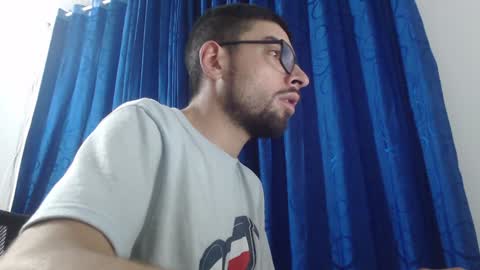 Snapshot of fvckhorneyguy chatting on February 7, 2025, 4:37 am andrew online show from February 7, 2025, 4:37 am