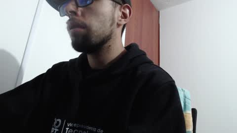 Snapshot of fvckhorneyguy chatting on February 8, 2025, 7:59 am andrew online show from February 8, 2025, 7:59 am