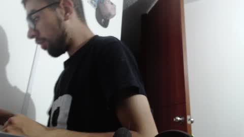 Snapshot of fvckhorneyguy chatting on February 9, 2025, 2:38 am andrew online show from February 9, 2025, 2:38 am