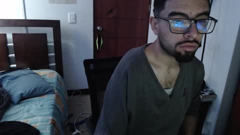 Snapshot of fvckhorneyguy chatting on November 1, 2025, 3:58 pm andrew online show from November 1, 2025, 3:58 pm