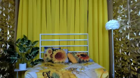 fvckingoliviabio online show from March 6, 2025, 11:42 pm