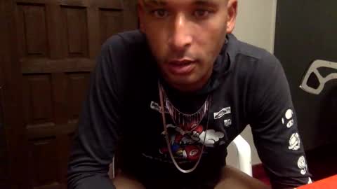 Snapshot of fvvkboyy chatting on June 11, 2026, 12:43 am fvvkboyy online show from June 11, 2026, 12:43 am