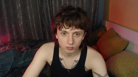 Snapshot of g1vememoney chatting on November 30, 2025, 2:26 am Ian online show from November 30, 2025, 2:26 am