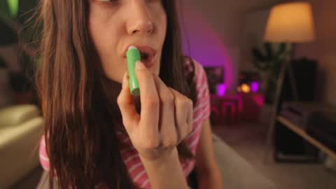 Snapshot of g_ia chatting on December 23, 2024, 8:03 pm G online show from December 23, 2024, 8:03 pm