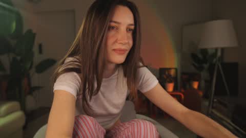 Snapshot of g_ia chatting on December 29, 2024, 5:33 pm G online show from December 29, 2024, 5:33 pm