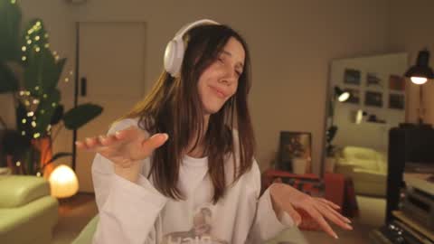 Snapshot of g_ia chatting on January 5, 2025, 10:29 pm G online show from January 5, 2025, 10:29 pm