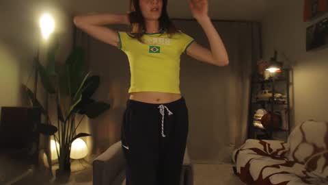 Snapshot of g_ia chatting on January 26, 2025, 6:27 pm G online show from January 26, 2025, 6:27 pm