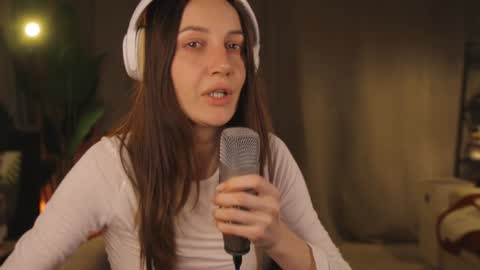 Snapshot of g_ia chatting on February 8, 2025, 12:28 am G online show from February 8, 2025, 12:28 am