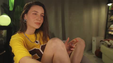 Snapshot of g_ia chatting on February 19, 2025, 5:27 pm G online show from February 19, 2025, 5:27 pm