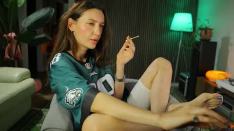 Snapshot of g_ia chatting on September 9, 2025, 5:12 pm G online show from September 9, 2025, 5:12 pm