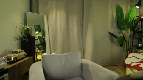 Snapshot of g_ia chatting on September 24, 2025, 5:16 pm G online show from September 24, 2025, 5:16 pm