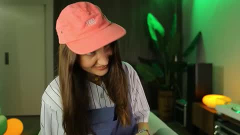 Snapshot of g_ia chatting on October 20, 2025, 6:19 pm G online show from October 20, 2025, 6:19 pm