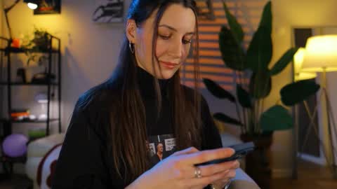 Snapshot of g_ia chatting on November 28, 2025, 6:54 pm G online show from November 28, 2025, 6:54 pm