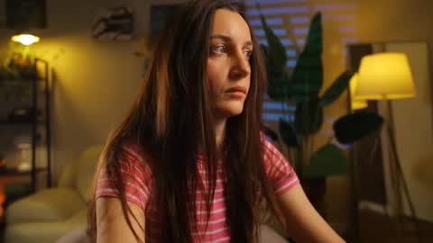 Snapshot of g_ia chatting on December 2, 2025, 7:20 pm G online show from December 2, 2025, 7:20 pm