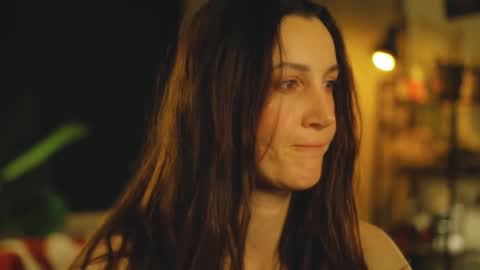 Snapshot of g_ia chatting on February 8, 2026, 7:39 pm G online show from February 8, 2026, 7:39 pm