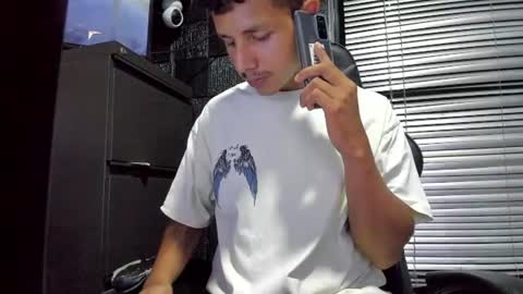 Snapshot of g_lincoln chatting on July 25, 2026, 1:47 am g_lincoln online show from July 25, 2026, 1:47 am