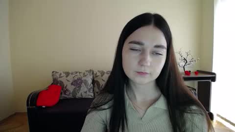 Jaklin online show from November 26, 2025, 8:37 am