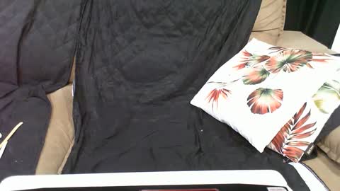 gaby  layla online show from March 6, 2025, 2:51 am