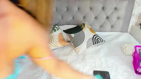 Snapshot of gabrielablake chatting on December 15, 2025, 1:26 pm online show from December 15, 2025, 1:26 pm