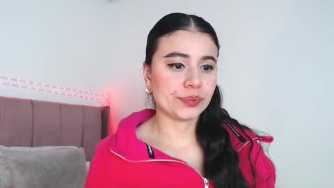 GabrielaRossa online show from April 18, 2026, 2:43 pm