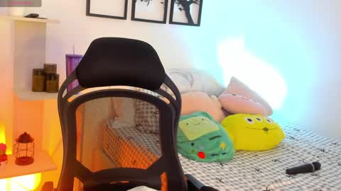 Gabriella online show from May 4, 2026, 9:44 pm