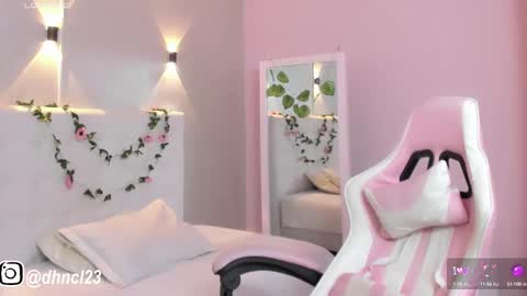 Snapshot of gabriellahoney18 chatting on March 9, 2025, 12:53 am Gabriella online show from March 9, 2025, 12:53 am