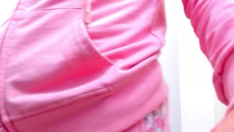 gabrielyabigail online show from December 19, 2025, 2:57 pm