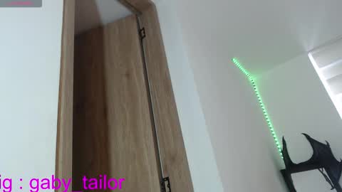 Gaby online show from November 5, 2025, 2:06 pm