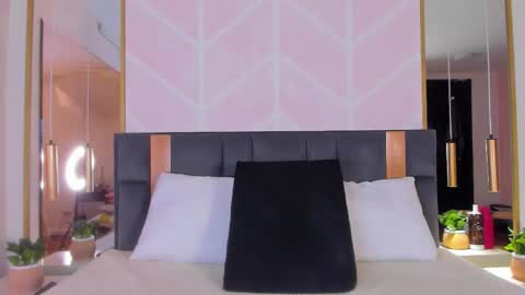 Gaby online show from November 10, 2025, 8:30 pm