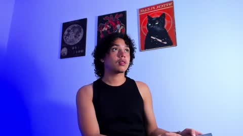 Snapshot of gaeloconner chatting on December 15, 2024, 12:28 pm Gael Conner online show from December 15, 2024, 12:28 pm