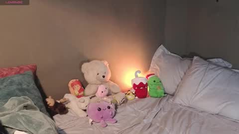 Snapshot of gaia_joness chatting on October 22, 2025, 1:44 pm gaia_joness online show from October 22, 2025, 1:44 pm