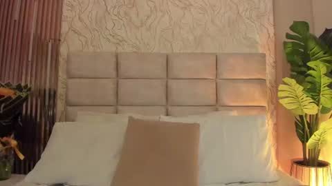 gaia_stonne online show from July 15, 2026, 12:21 pm