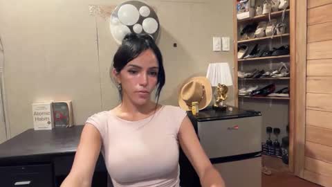 Snapshot of galileii chatting on December 3, 2025, 8:18 pm galileii online show from December 3, 2025, 8:18 pm