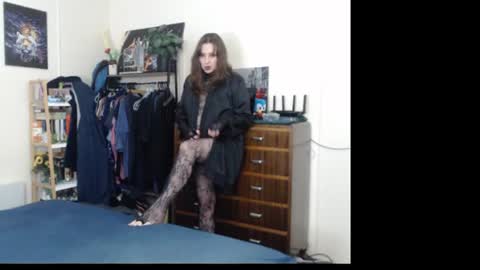 HOT  online show from July 4, 2026, 10:10 am