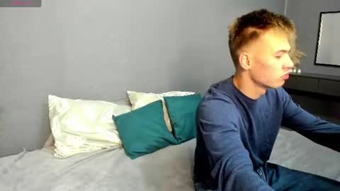 Snapshot of garden_of_eden_ chatting on June 24, 2026, 4:22 am Max and Eva online show from June 24, 2026, 4:22 am