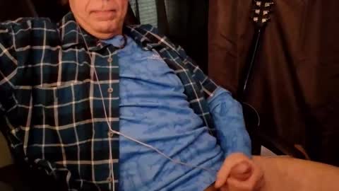 garnettrobert438 online show from February 11, 2026, 8:14 pm